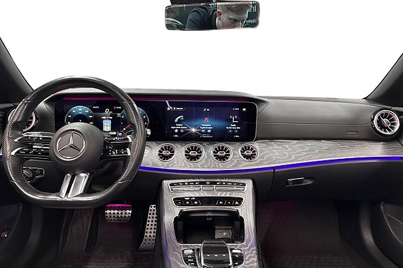 Mercedes-Benz E200 8 of 11