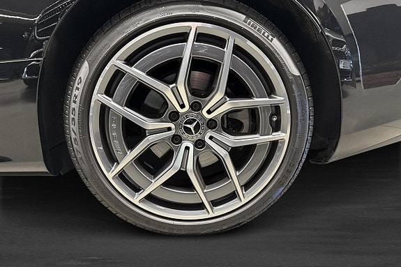 Mercedes-Benz E200 5 of 11