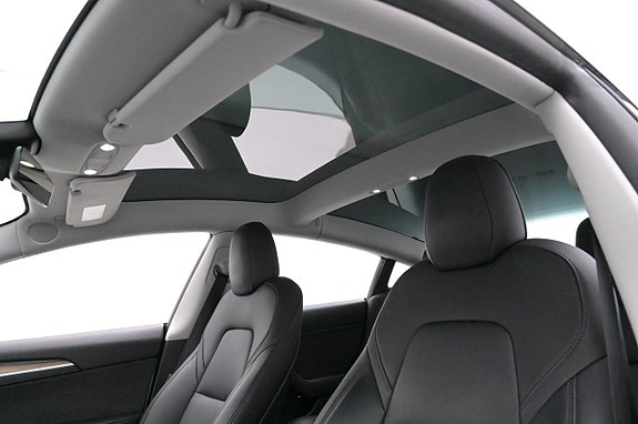 Tesla Model 3 24 of 27