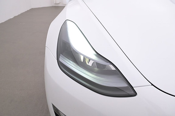 Tesla Model 3 26 of 27