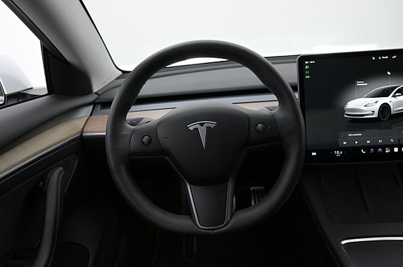 Tesla Model 3 7 of 27