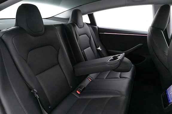 Tesla Model 3 20 of 27