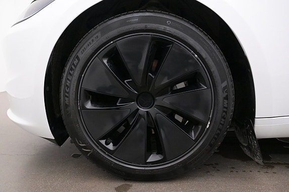 Tesla Model 3 27 of 27