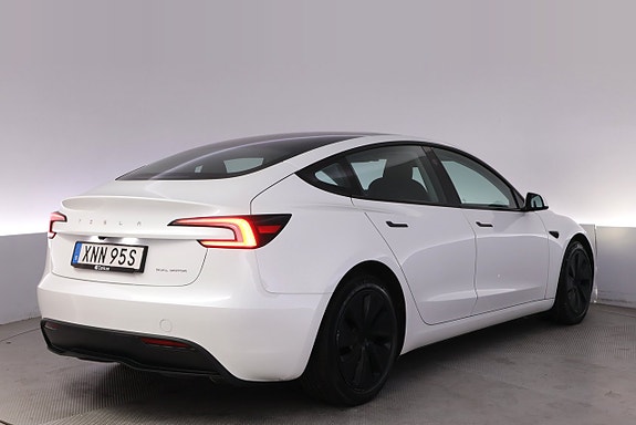 Tesla Model 3 5 of 27