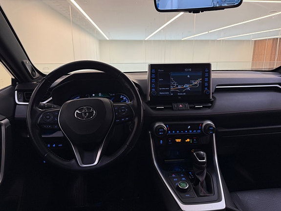 Toyota RAV4 13 of 23