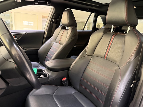 Toyota RAV4 11 of 23