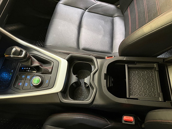 Toyota RAV4 15 of 23