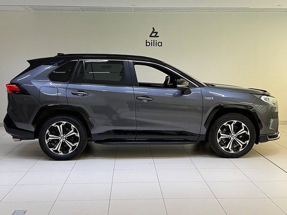Toyota RAV4 6 of 23