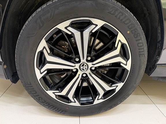 Toyota RAV4 7 of 23
