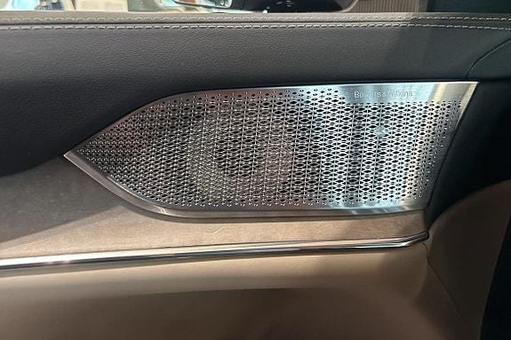 Volvo EX90 22 of 30