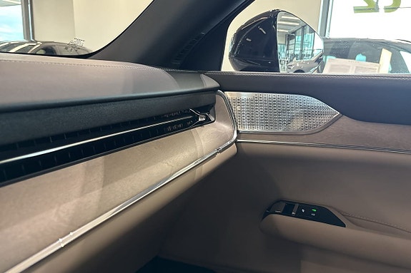 Volvo EX90 24 of 30
