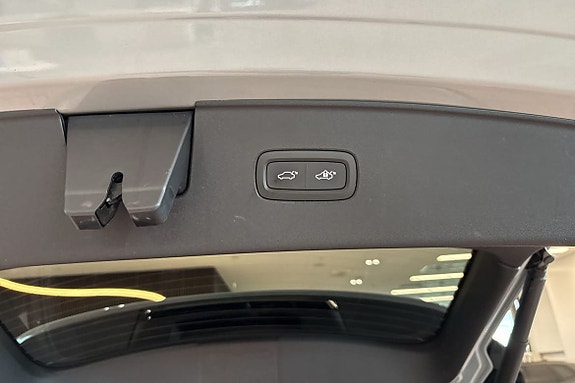 Volvo EX90 15 of 30