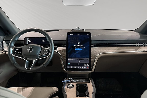 Volvo EX90 9 of 30