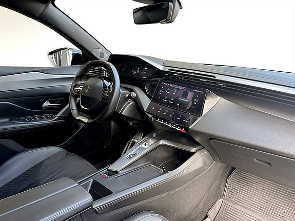 Peugeot 308 SW 11 of 16