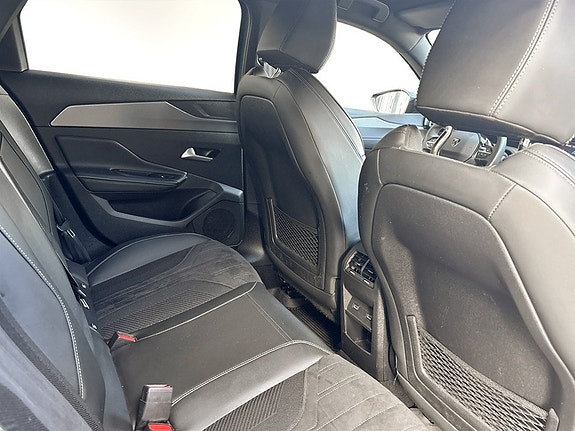 Peugeot 308 SW 12 of 16