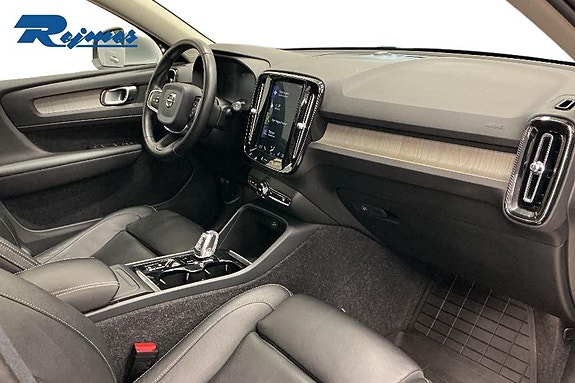 Volvo XC40 11 of 18