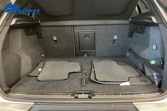 Volvo XC40 14 of 18