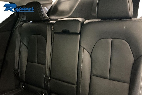 Volvo XC40 12 of 18