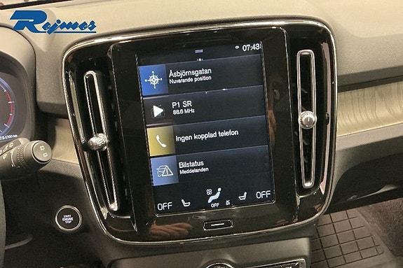 Volvo XC40 10 of 18