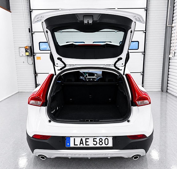 Volvo V40 Cross Country 7 of 10