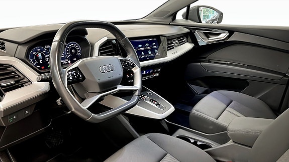 Audi Q4 e-tron 9 of 17