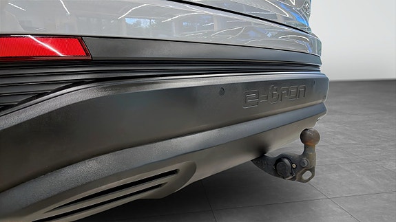 Audi Q4 e-tron 7 of 17