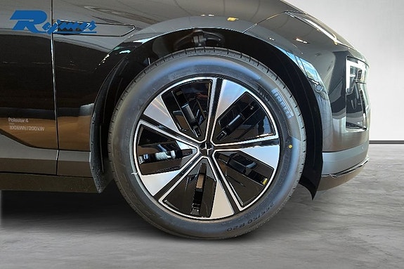 Polestar 4 20 of 23