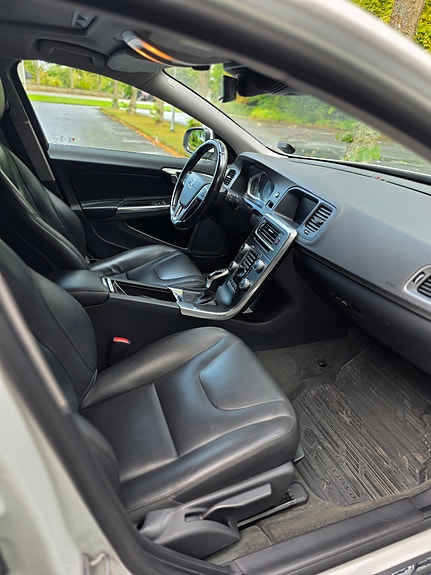 Volvo V60 10 of 12