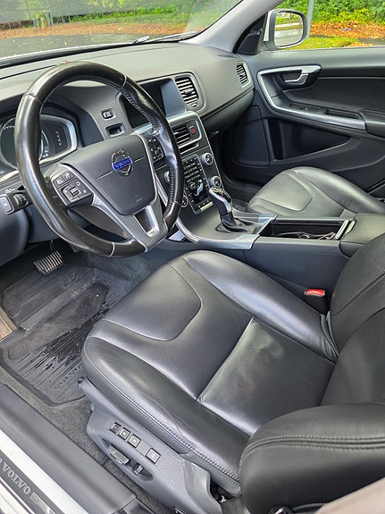 Volvo V60 11 of 12