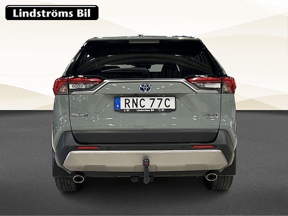 Toyota RAV4 8 of 21