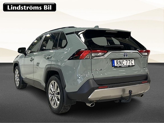 Toyota RAV4 4 of 21