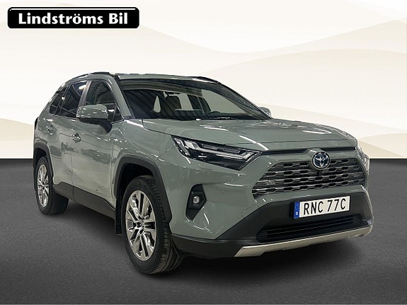 Toyota RAV4 3 of 21