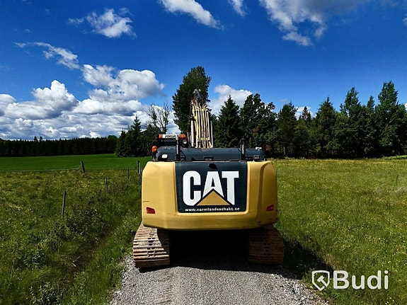 Bandgrävare Cat 324EL | 3 st redskap | 2012 via auktion 4 of 27