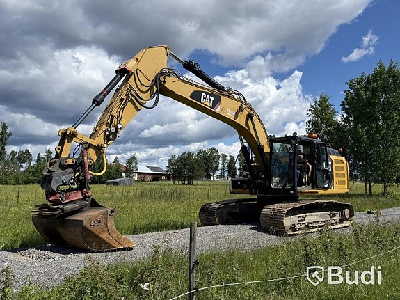 Bandgrävare Cat 324EL | 3 st redskap | 2012 via auktion 13 of 27