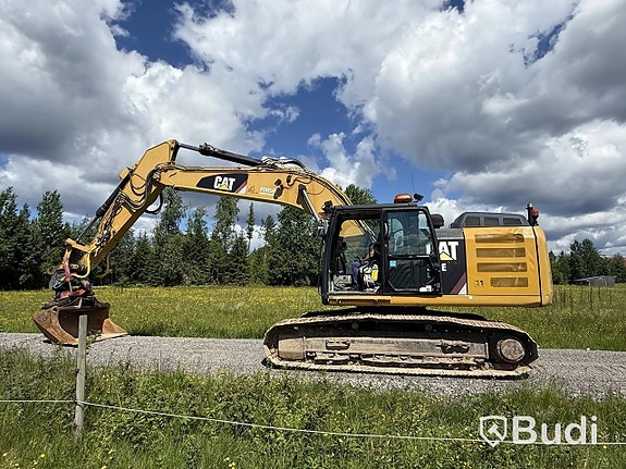 Bandgrävare Cat 324EL | 3 st redskap | 2012 via auktion 14 of 27