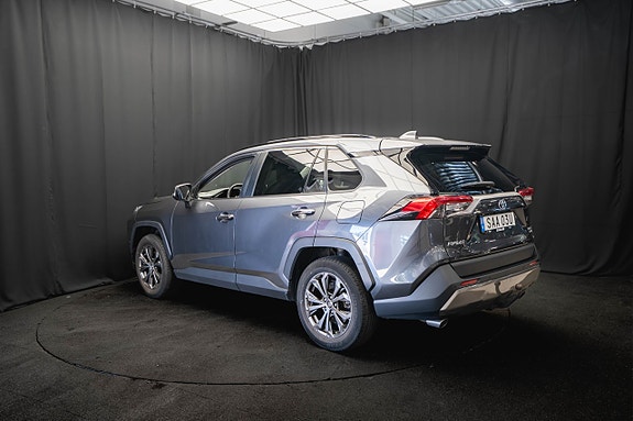Toyota RAV4 8 of 21