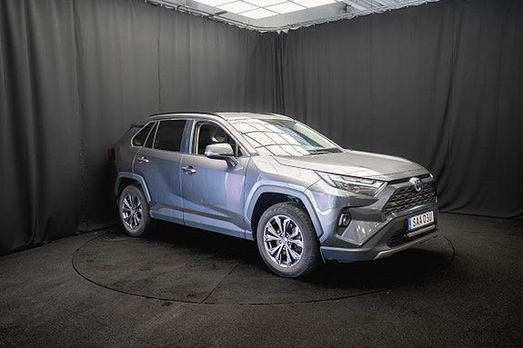 Toyota RAV4 4 of 21