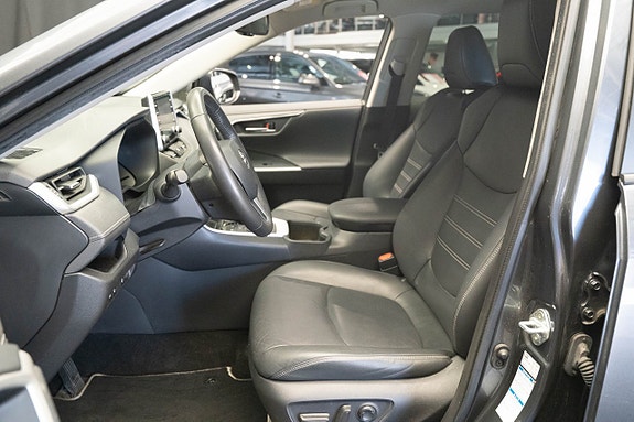 Toyota RAV4 17 of 21