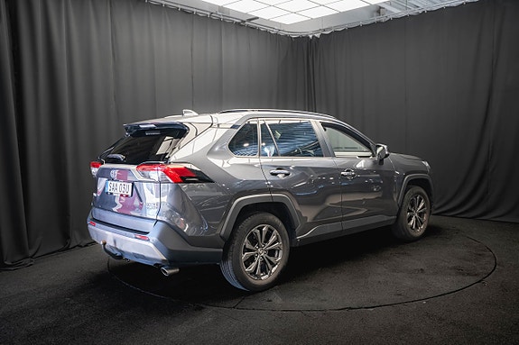 Toyota RAV4 6 of 21