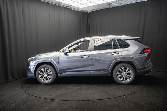 Toyota RAV4 9 of 21