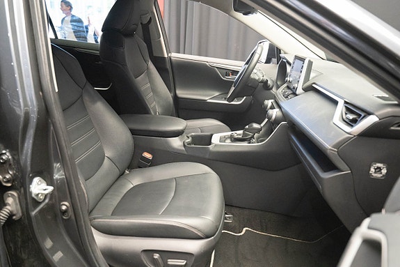 Toyota RAV4 18 of 21