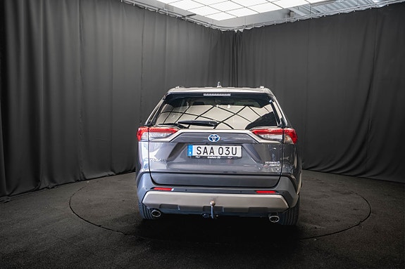 Toyota RAV4 7 of 21