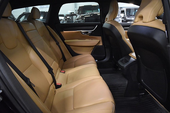 Volvo V90 Cross Country 13 of 29