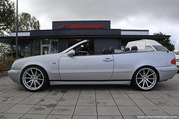 Mercedes-Benz CLK320