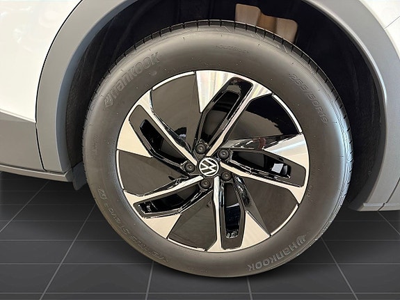 Volkswagen ID.4 GTX 9 of 17