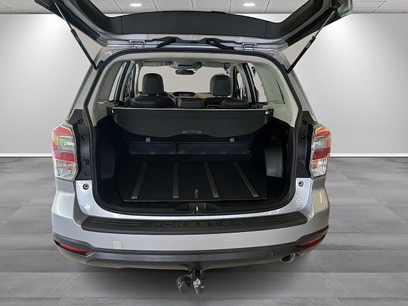 Subaru Forester 4 of 16