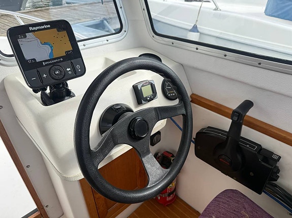 Bella 570 C  Mercury 60 hk EFI 4-takt 2005 8 of 12