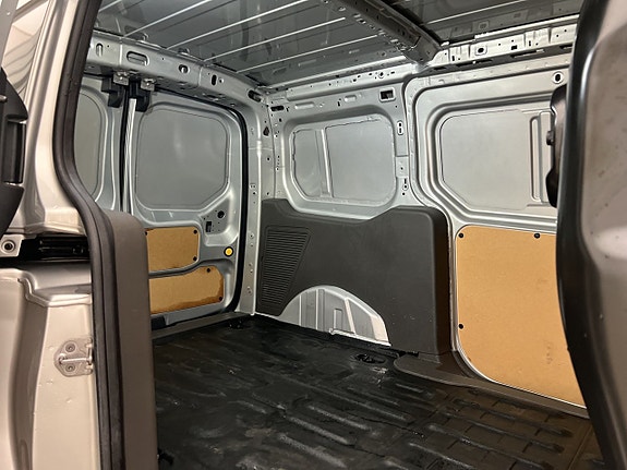 Ford Transit Connect 13 of 30