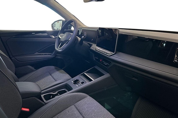Volkswagen Tiguan 5 of 15