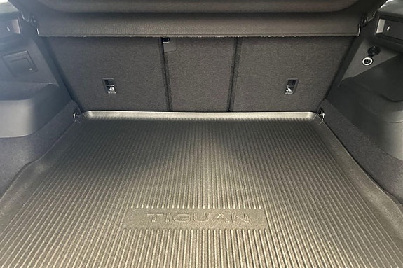 Volkswagen Tiguan 9 of 15